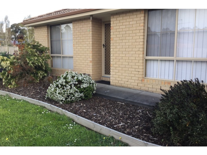16/3 Gumleaf Place, Drouin VIC 3818