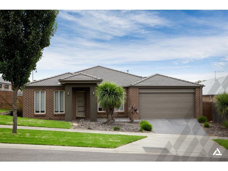 3 Grey Friars Way, Drouin VIC 3818