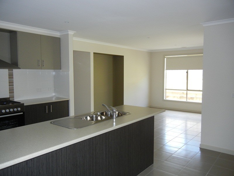 3 Grey Friars Way, Drouin VIC 3818