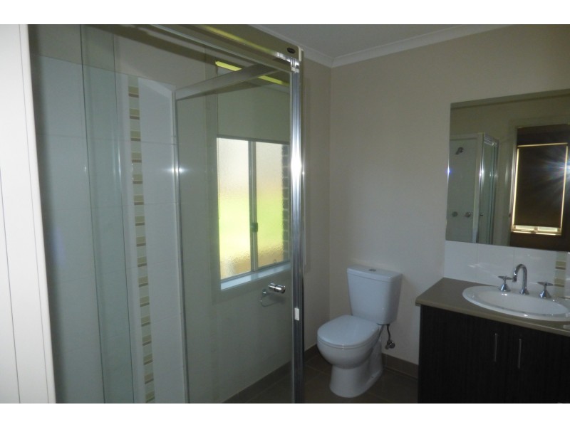 3 Grey Friars Way, Drouin VIC 3818