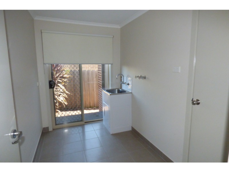 3 Grey Friars Way, Drouin VIC 3818