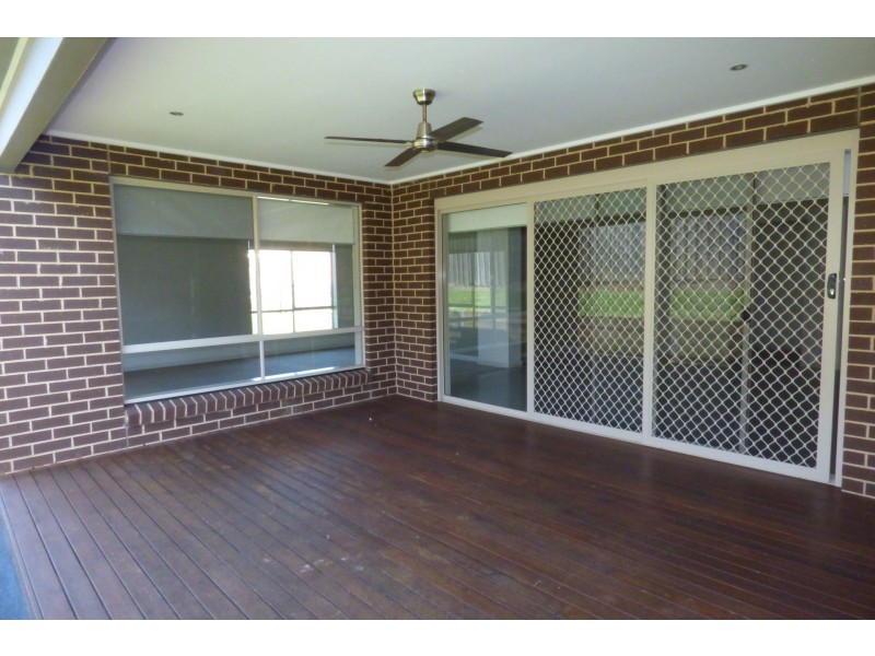 3 Grey Friars Way, Drouin VIC 3818