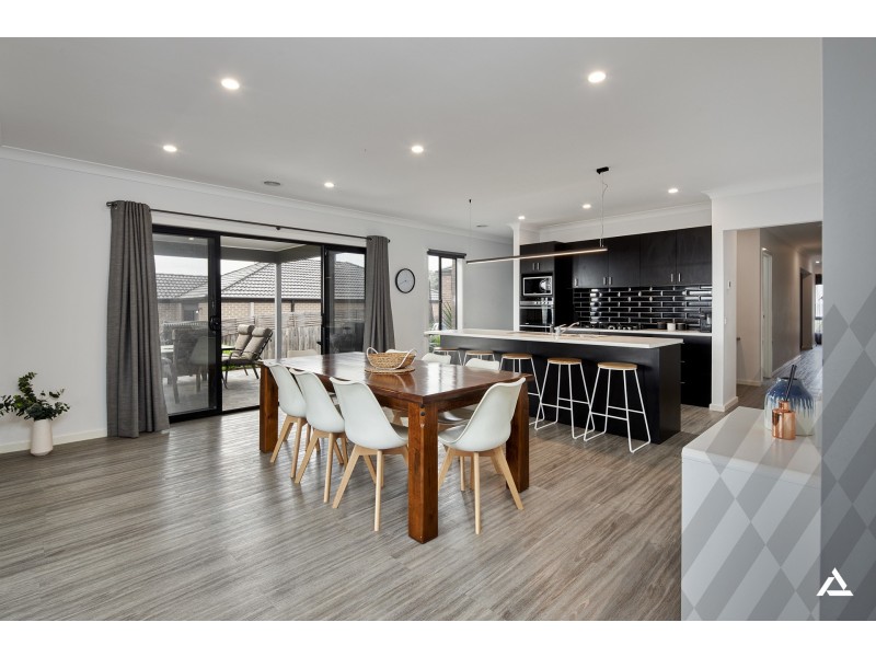 11 Claudia Crescent, Drouin VIC 3818