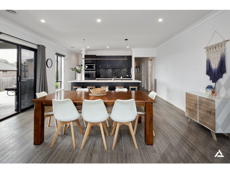 11 Claudia Crescent, Drouin VIC 3818