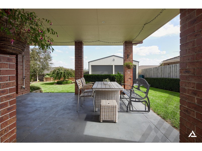 4 Mayfair Drive, Drouin VIC 3818