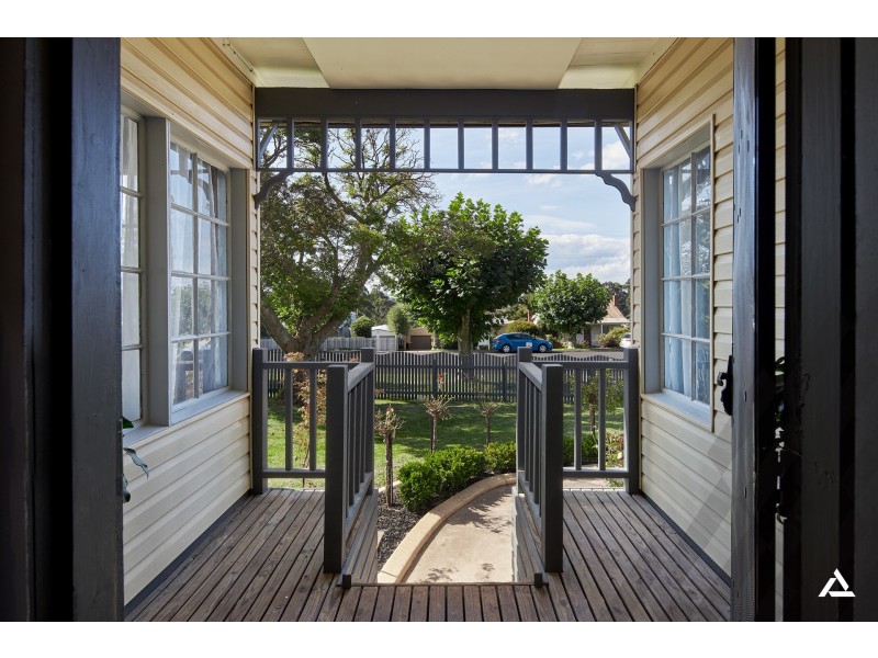 6 Lardner Road, Drouin VIC 3818