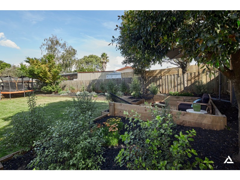 6 Lardner Road, Drouin VIC 3818