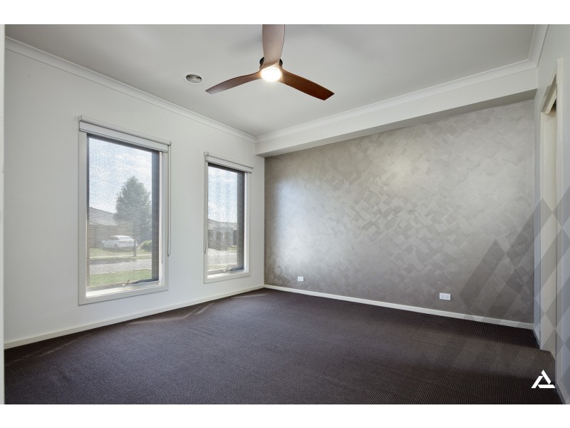 28 Villeneuve Drive, Trafalgar VIC 3824