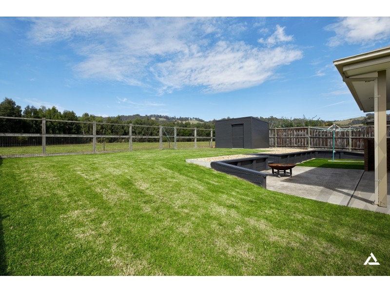 28 Villeneuve Drive, Trafalgar VIC 3824