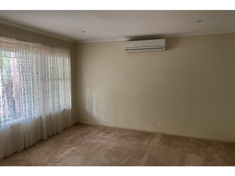 1/8 Toorak Avenue, Warragul VIC 3820