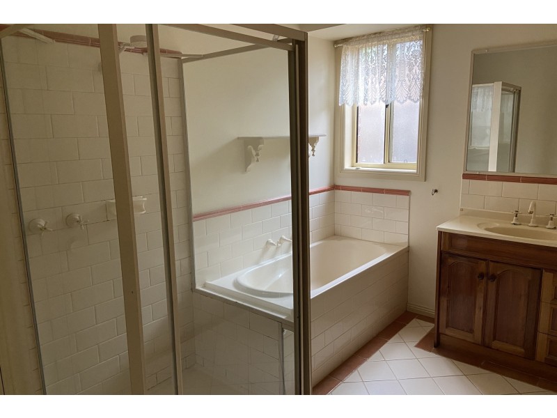 1/8 Toorak Avenue, Warragul VIC 3820