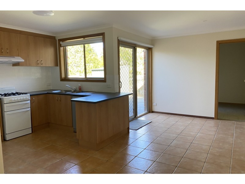 11/3 Gumleaf Place, Drouin VIC 3818