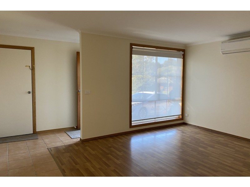 11/3 Gumleaf Place, Drouin VIC 3818