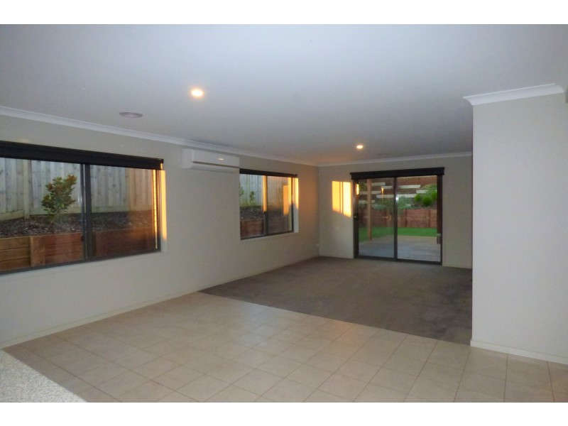 12 Alf Court, Drouin VIC 3818