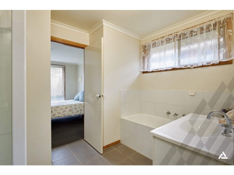 2/6B Hatfield Drive, Drouin VIC 3818