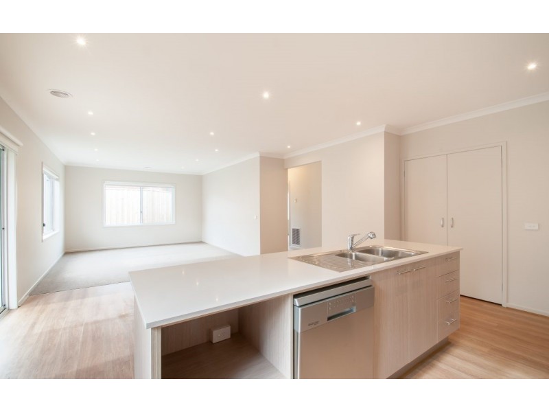 5 Elmside Avenue, Warragul VIC 3820