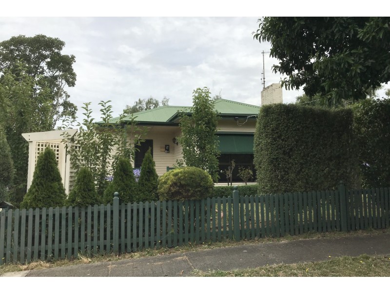 9 Davies Street, Warragul VIC 3820