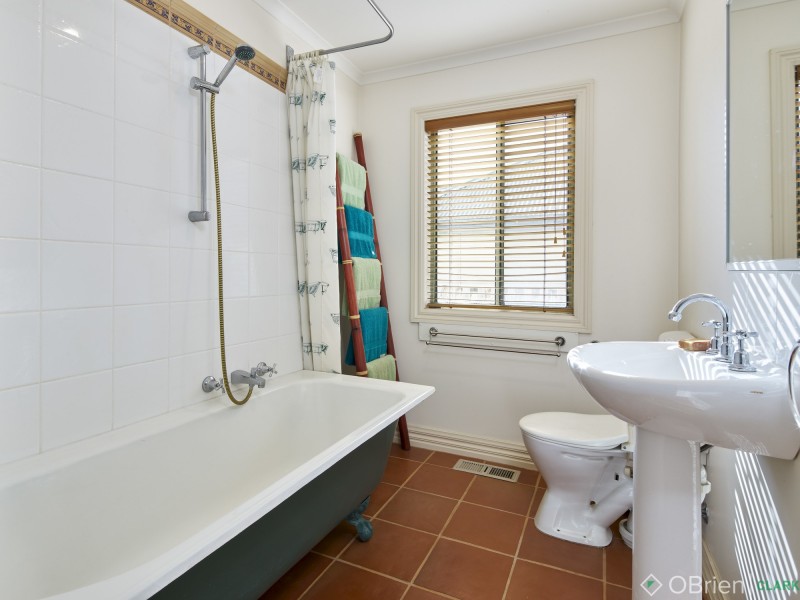 26 Hopetoun Road, Drouin VIC 3818