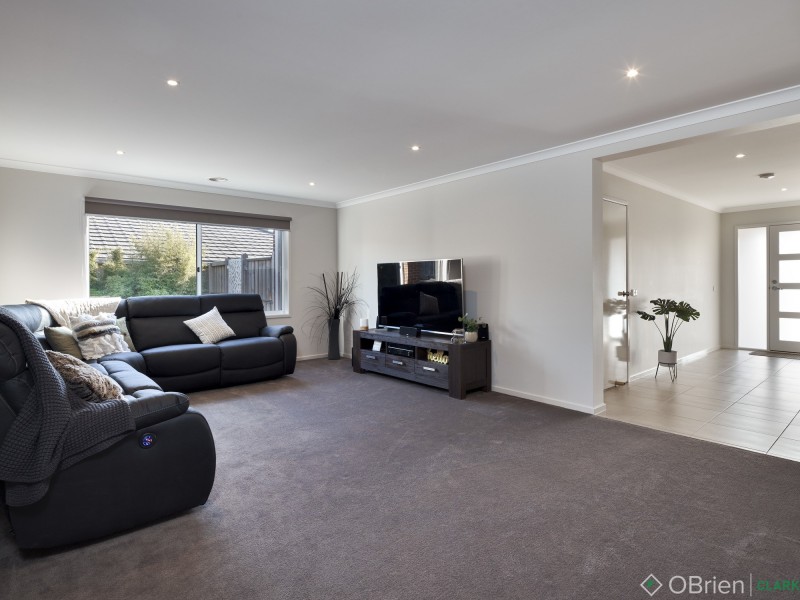 71 Bexley Boulevard, Drouin VIC 3818