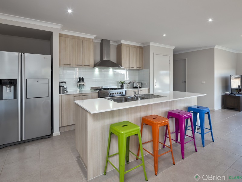 71 Bexley Boulevard, Drouin VIC 3818