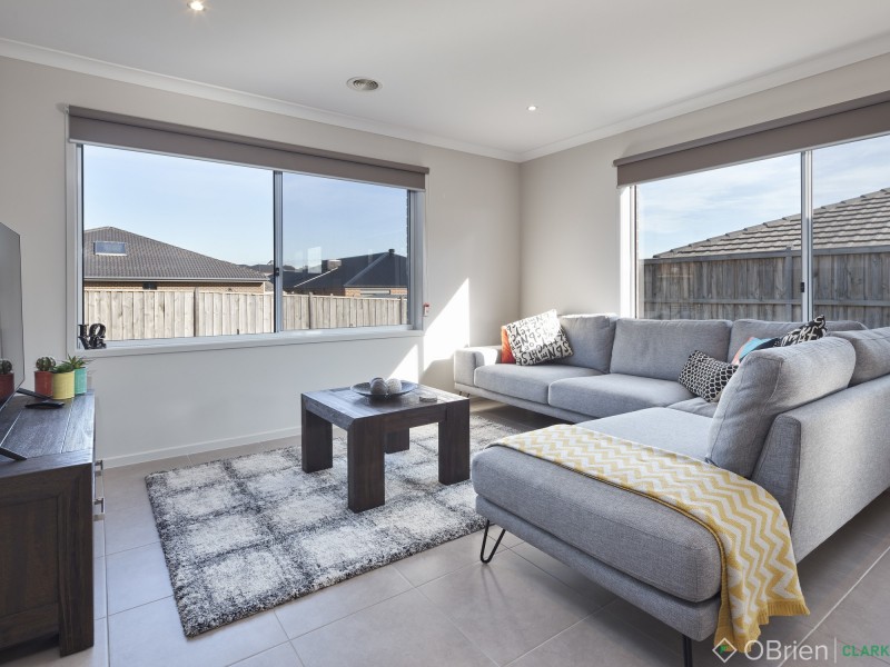 71 Bexley Boulevard, Drouin VIC 3818