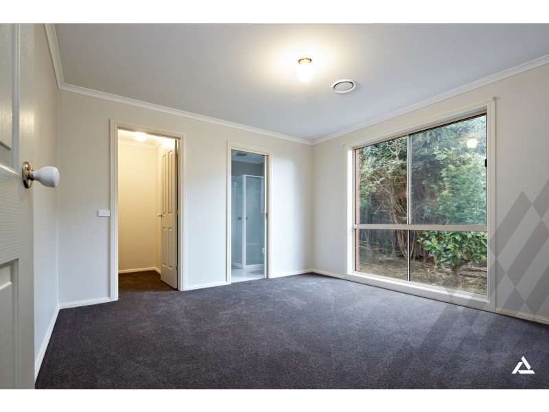 4/1 Hatfield Drive, Drouin VIC 3818