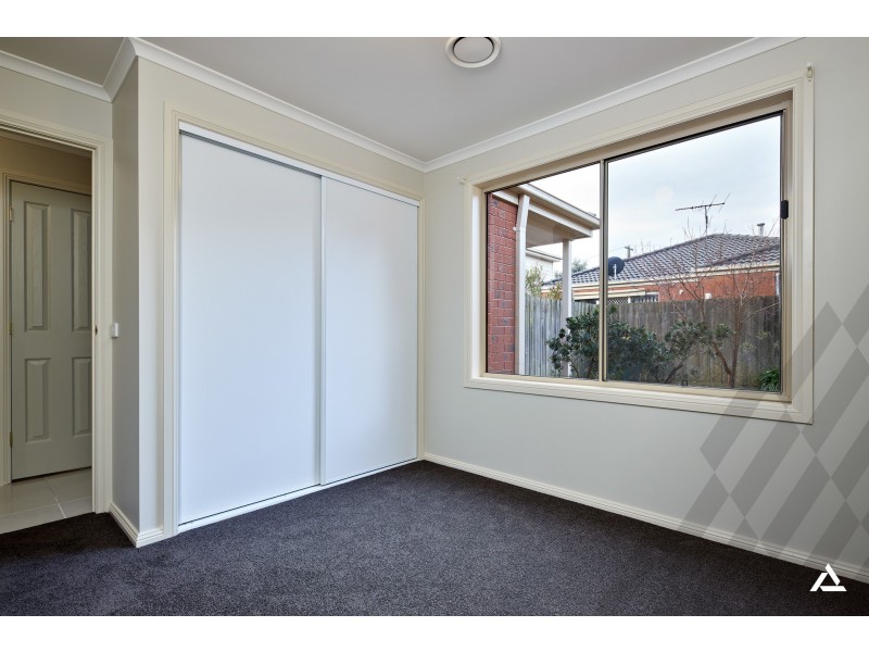 4/1 Hatfield Drive, Drouin VIC 3818