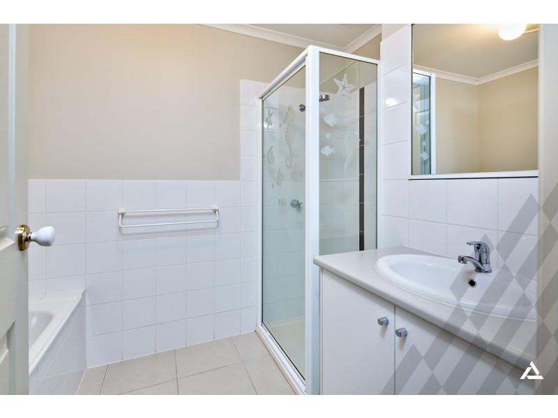 4/1 Hatfield Drive, Drouin VIC 3818