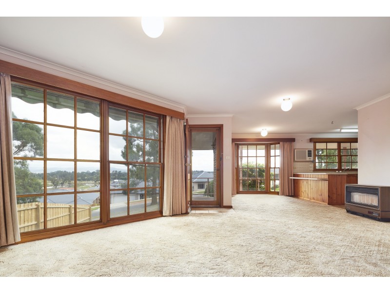 72 McNeilly Road, Drouin VIC 3818