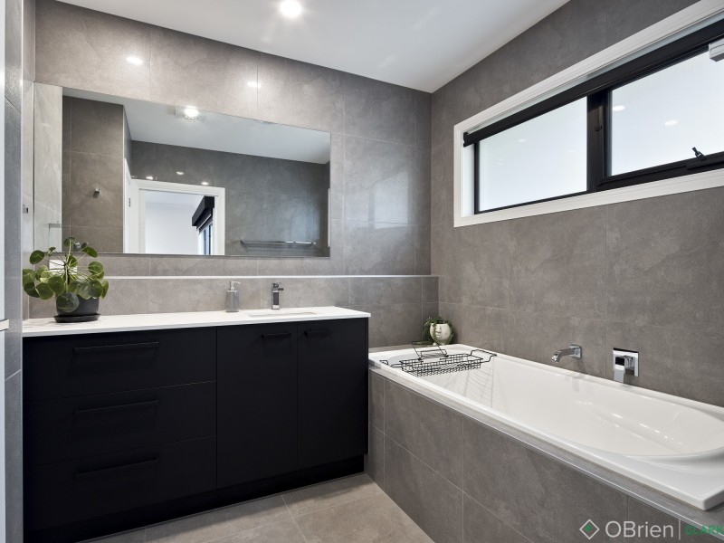2 Sapphire Close, Warragul VIC 3820