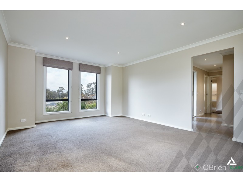 17 Monica Drive, Drouin VIC 3818