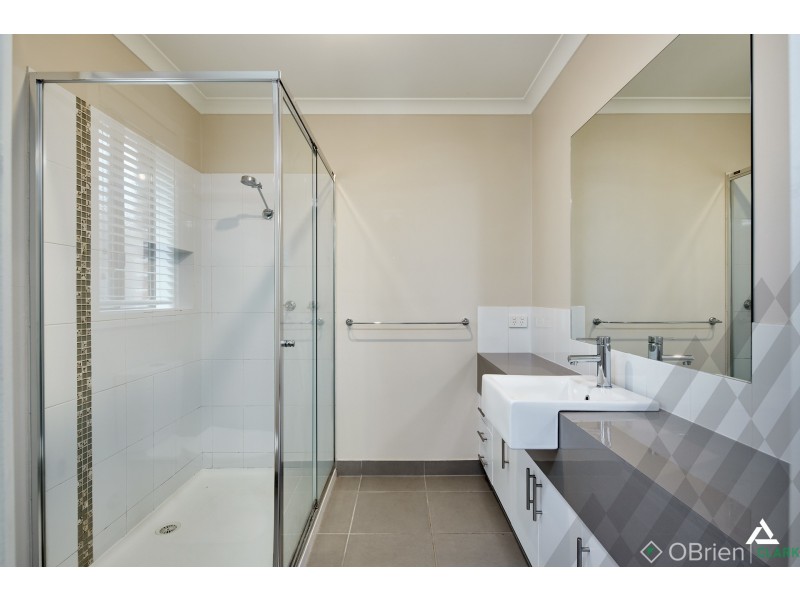 17 Monica Drive, Drouin VIC 3818