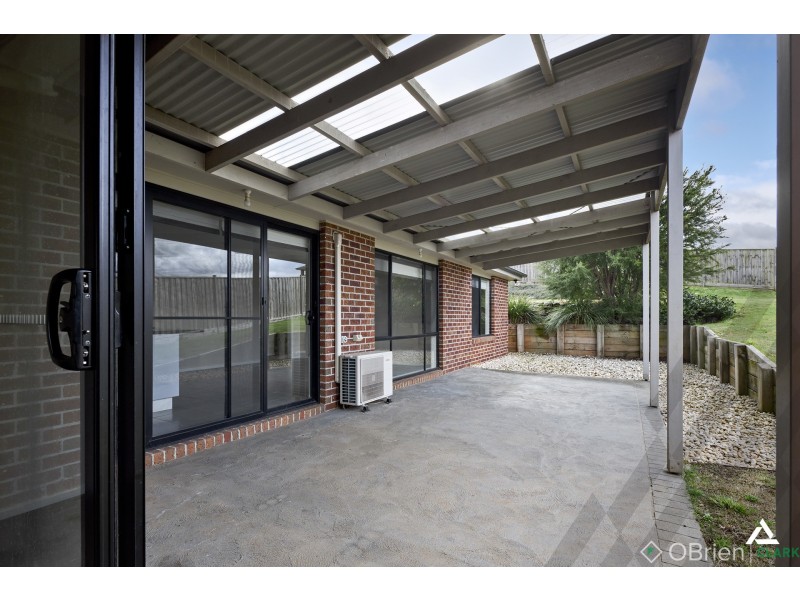 17 Monica Drive, Drouin VIC 3818