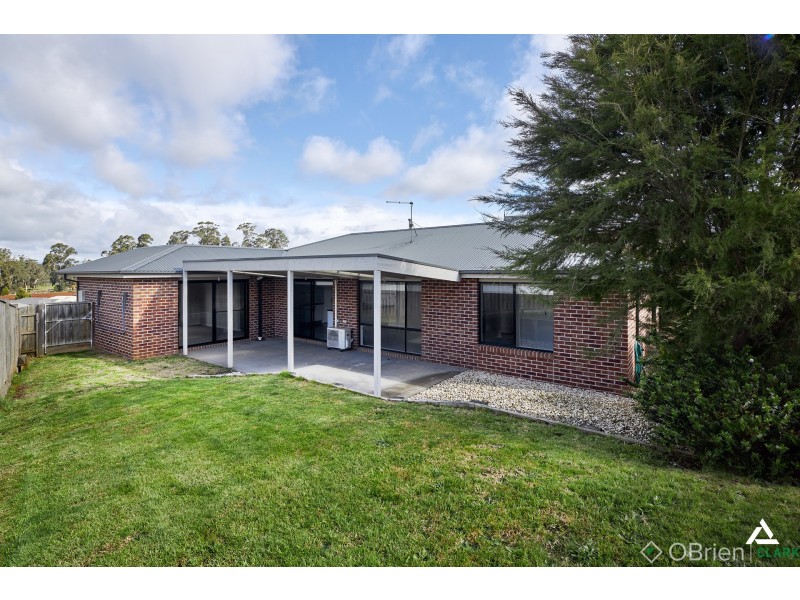 17 Monica Drive, Drouin VIC 3818