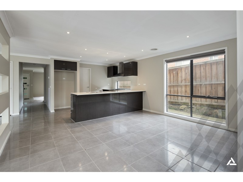 61 Summerhill Boulevard, Drouin VIC 3818