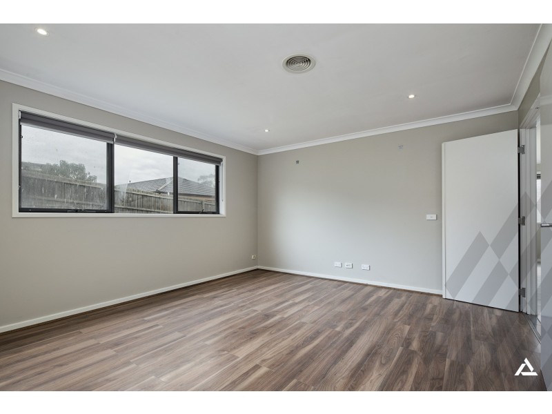 61 Summerhill Boulevard, Drouin VIC 3818