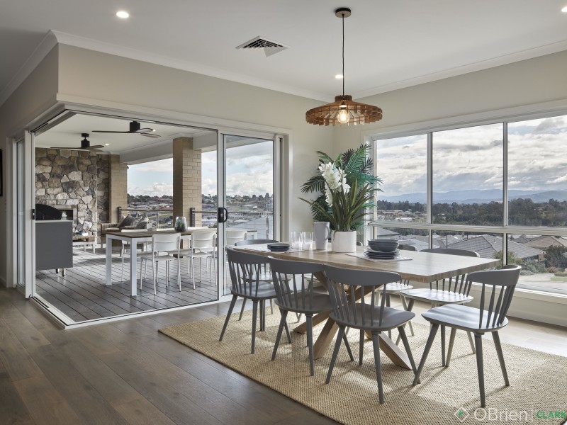 128 Jackson Drive, Drouin VIC 3818