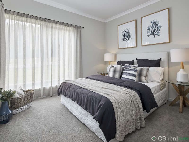 128 Jackson Drive, Drouin VIC 3818