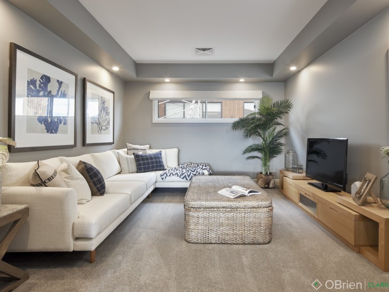 128 Jackson Drive, Drouin VIC 3818