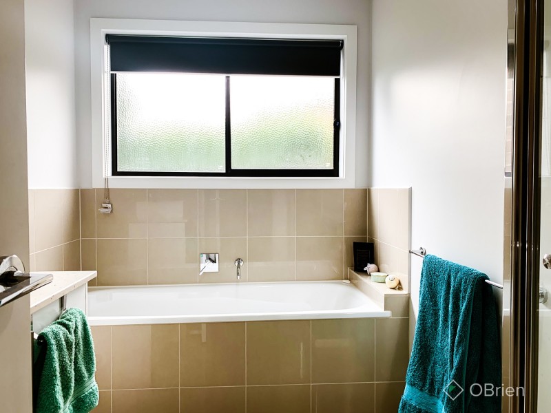 6 Alf Court, Drouin VIC 3818