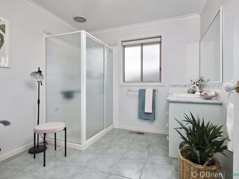 14 Rees Close, Drouin VIC 3818