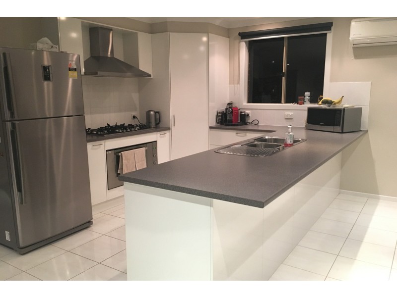 20 Monica Drive, Drouin VIC 3818