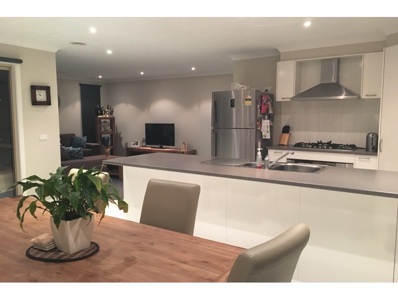 20 Monica Drive, Drouin VIC 3818