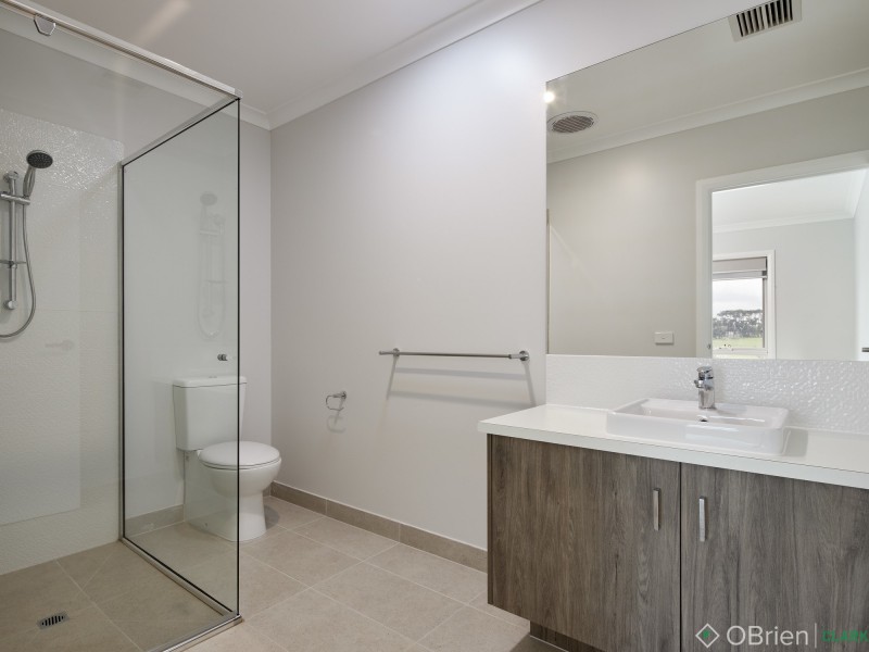 30 Twin Ranges Drive, Warragul VIC 3820
