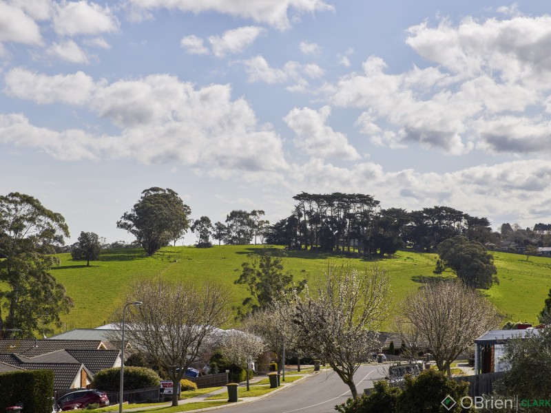 30 Twin Ranges Drive, Warragul VIC 3820