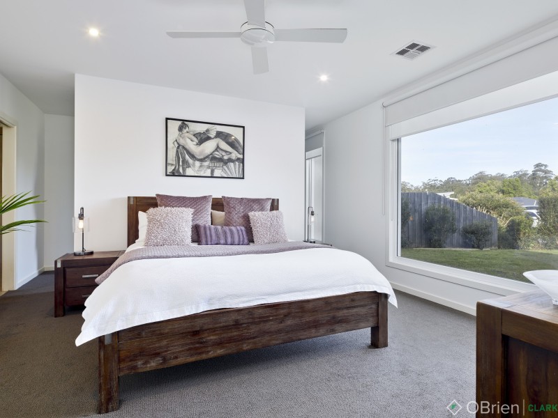 5 Charlwood Court, Drouin VIC 3818
