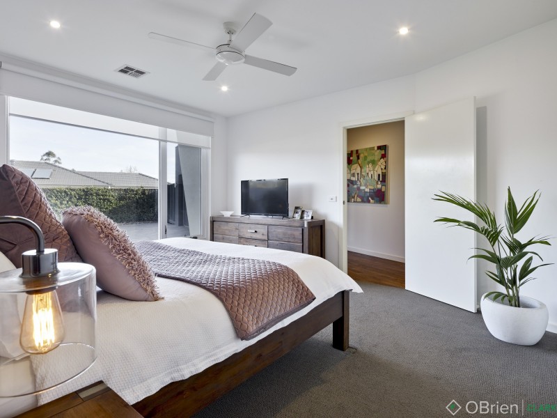 5 Charlwood Court, Drouin VIC 3818