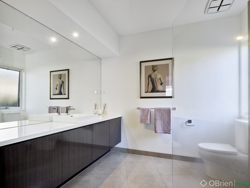 5 Charlwood Court, Drouin VIC 3818
