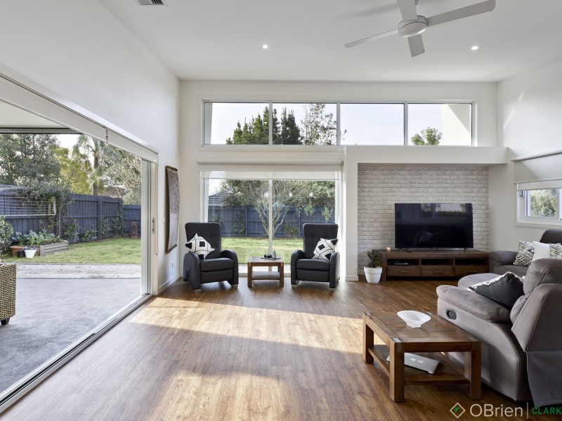 5 Charlwood Court, Drouin VIC 3818