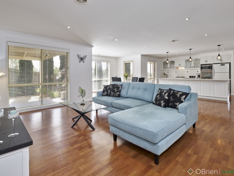 12 Hayes Drive, Warragul VIC 3820